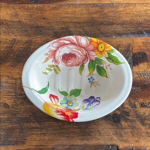 MacKenzie Child’s White Flower Market Enamel Oval Soap Dish